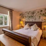 מלון Hollins Hall Hotel, & Golf 4*