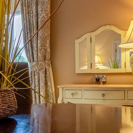 Hollins Hall Hotel, Golf & Country Club Otel