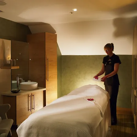 Hollins Hall Hotel, & Golf Hotel Bradford (West Yorkshire)