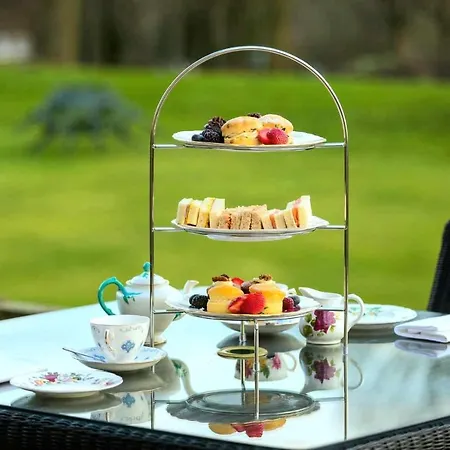 Hollins Hall Hotel, & Golf Bradford (West Yorkshire)