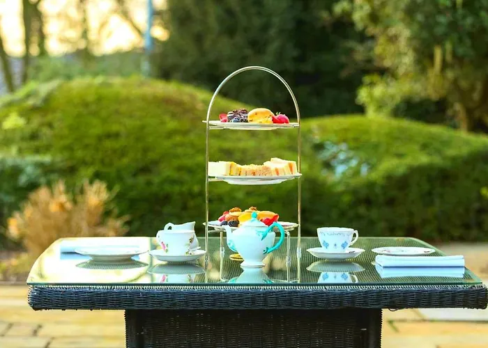 Hollins Hall Hotel, & Golf 酒店 4*