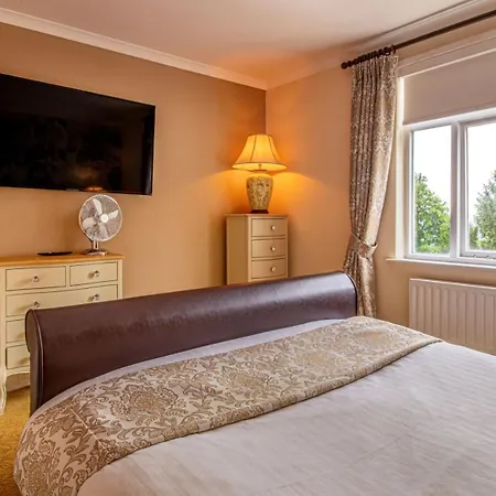 Hotel Hollins Hall Hotel, Golf & Country Club 4*