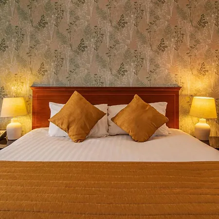 Hollins Hall Hotel, Golf & Country Club 4*