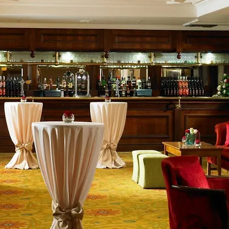 Hollins Hall Hotel, Golf & Country Club 4*