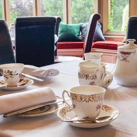 Hollins Hall Hotel, & Golf Szálloda 4*